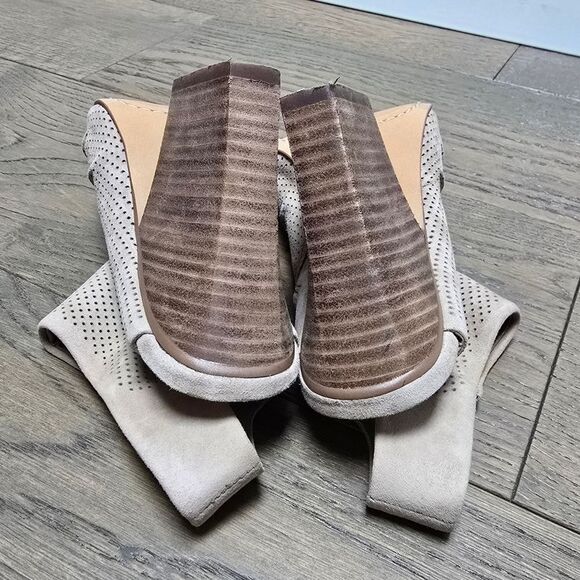 Vince Camuto Kentvi Chunky Block Heel Ruched Cuff Perforation Sandal in Beige - Picture 11 of 14